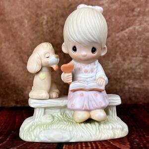 Precious Moments 1979 "Loving is Sharing" E-3110/G